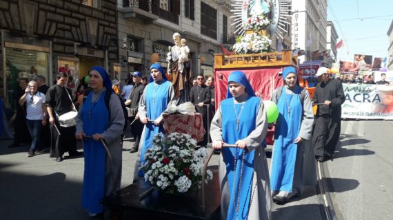 SI E’ SVOLTA A ROMA NEL POMERIGGIO DI SABATO 19 MAGGIO 2018 LA < MARCIA PER LA VITA >.