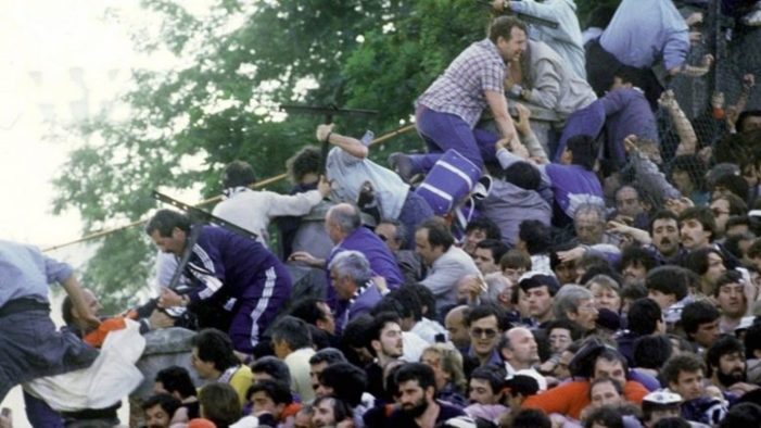 La tragedia dell’Heysel, 29 maggio 1985, finale di Coppa dei Campioni. Muoiono 39 persone.