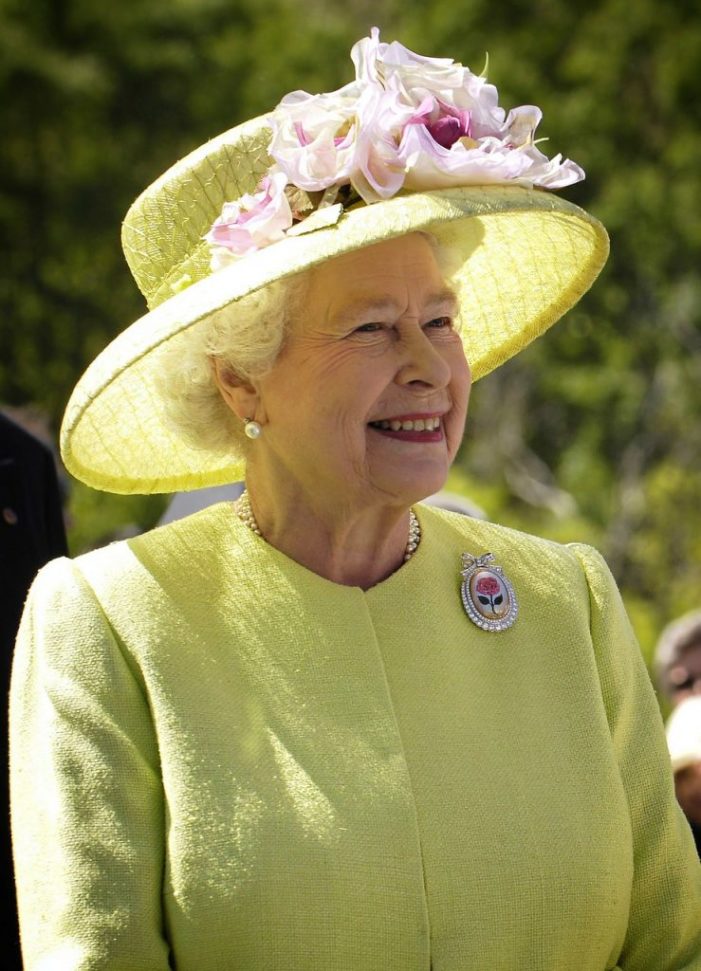 La Regina Elisabetta II, 65 anni di regno: festeggia il Giubileo di Zaffiro.