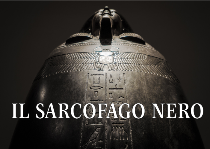 Mistero dell’antico Egitto: rinvenuto un enorme sarcofago nero sigillato. Ma poi…..