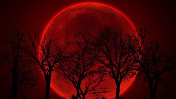 Il 27 luglio 2018 eclissi totale : la Luna si tinge di Rosso.