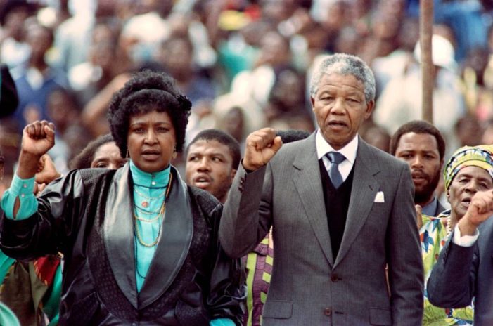 Nelson Mandela, cento anni fa la nascita: una vita all’insegna della libertà.