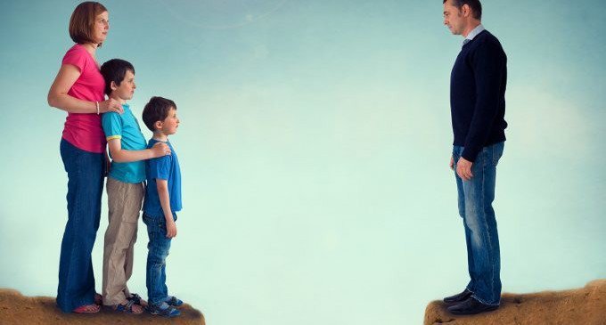 via l’assegno per i figli e l’assegnazione della casa.