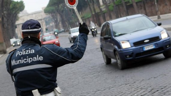 Bollo auto 2018 non pagato: a un posto di blocco delle forze dell’ordine, cosa si rischia?
