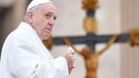 Sinodo. Il Papa: la Chiesa è sotto attacco, dobbiamo difenderla con la preghiera e la fede. Sinodo. Il Papa: la Chiesa è sotto attacco, dobbiamo difenderla con la preghiera e la fede.