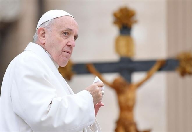 Sinodo. Il Papa: la Chiesa è sotto attacco, dobbiamo difenderla con la preghiera e la fede.