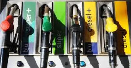 Carburanti, cambiano i nomi. B10 per il gasolio e l’E5 per la benzina: a Gennaio rischio aumento.