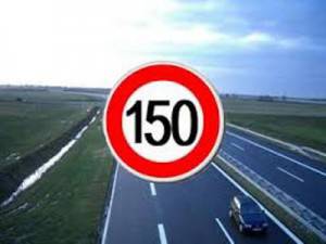 In autostrada fino a 150 km all’ora: c’è chi vuole alzare il limite di velocità.