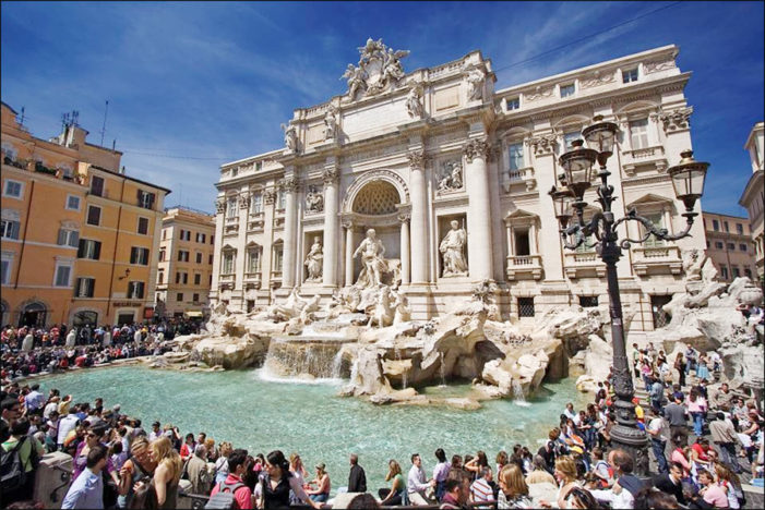 Stop alle Monetine della Fontana di Trevi a favore della Caritas di Roma: scoppia la polemica.