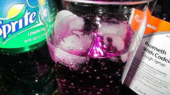 ”Purple Drank”: La nuova moda stupefacente dei giovani che ti brucia il cervello.