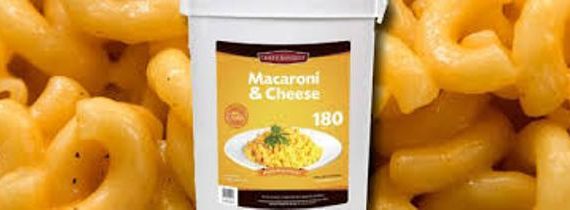Usa, in vendita un secchio da 12 chili di pasta precotta con formaggio: scade tra 20 anni.