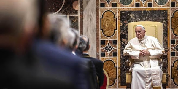 “Fumata nera in Vaticano”: L’accusa del cardinale Kasper: “Vogliono un nuovo conclave e far dimettere Papa Francesco”.