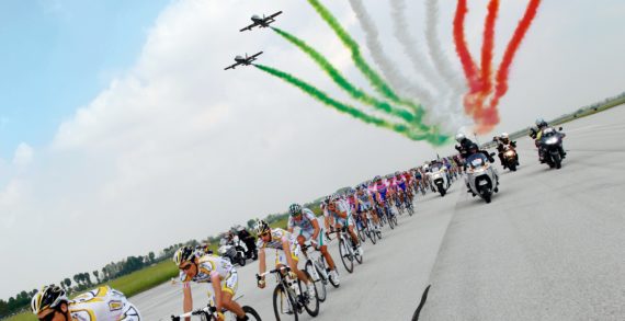 GIRO D’ITALIA 2020: IL 2° STORMO E LE FRECCE TRICOLORI OSPITERANNO LA PARTENZA DI UNA TAPPA DELLA GARA ROSA. GIRO D’ITALIA 2020: IL 2° STORMO E LE FRECCE TRICOLORI OSPITERANNO LA PARTENZA DI UNA TAPPA DELLA GARA ROSA.
