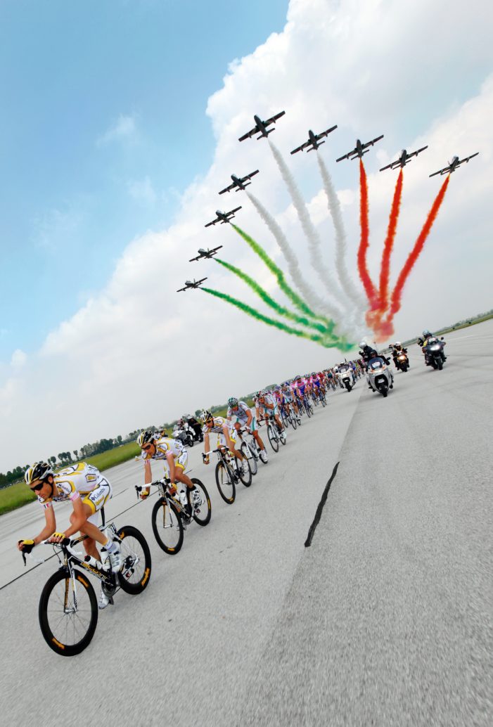 GIRO D’ITALIA 2020: IL 2° STORMO E LE FRECCE TRICOLORI OSPITERANNO LA PARTENZA DI UNA TAPPA DELLA GARA ROSA.