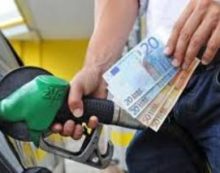 Il caro carburanti tra tasse, accise e nuovi aumenti: Italiani incoscienti? Il caro carburanti tra tasse, accise e nuovi aumenti: Italiani incoscienti?