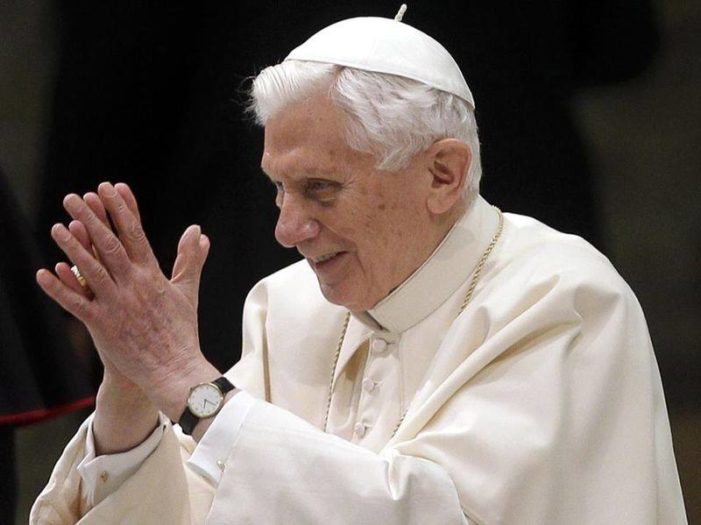 LA TESI DEL PAPA EMERITO BENEDETTO XVI SUL DIRITTO A NON EMIGRARE !