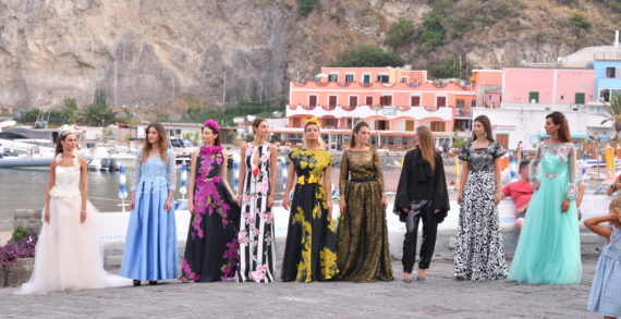 ISCHIA FASHION WEEKEND: GLAMOUR E MODA NELLA LOCATION SUGGESTIVA DEL BORGO DI SANT’ANGELO D’ISCHIA ISCHIA FASHION WEEKEND: GLAMOUR E MODA NELLA LOCATION SUGGESTIVA DEL BORGO DI SANT’ANGELO D’ISCHIA