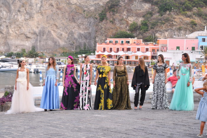 ISCHIA FASHION WEEKEND: GLAMOUR E MODA NELLA LOCATION SUGGESTIVA DEL BORGO DI SANT’ANGELO D’ISCHIA