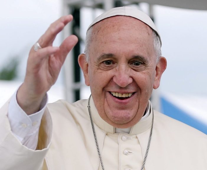 Papa Francesco invita tutti a recitare il Padre nostro alle ore 12.00 di mercoledì 25 marzo ed alla adorazione del Santissimo alle ore 18 di venerdì 27 marzo 2020 (eventi trasmessi in diretta da TV 2000)