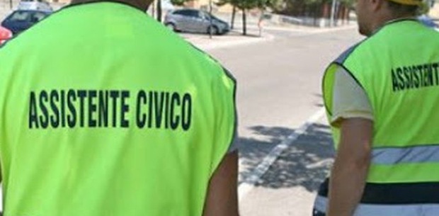Le varie problematiche che sorgono con l’utilizzo degli “assistenti civici” nei servizi di controllo sul distanziamento delle persone.