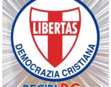 L’interessante adesione al partito della Democrazia Cristiana di tre validi attivisti di origine indiana perfettamente integrati nella realtà italiana. L’interessante adesione al partito della Democrazia Cristiana di tre validi attivisti di origine indiana perfettamente integrati nella realtà italiana.