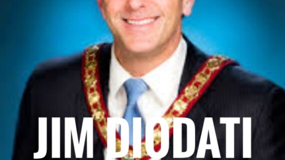 La “chiave di onorificenza” consegnata a Jim  Diodati, sindaco di Niagara City: occasione per incrementare i rapporti di conoscenza ed amicizia tra Italia e Canada