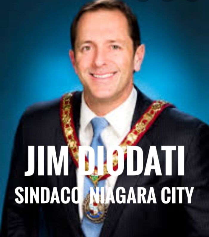 La “chiave di onorificenza” consegnata a Jim  Diodati, sindaco di Niagara City: occasione per incrementare i rapporti di conoscenza ed amicizia tra Italia e Canada