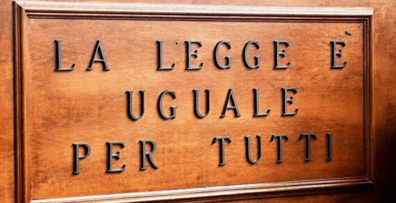 “Per me si va ne la città dolente, per me si va ne l’etterno dolore, per me si va tra la perduta gente”. (Dante Alighieri) > “Per me si va ne la città dolente, per me si va ne l’etterno dolore, per me si va tra la perduta gente”. (Dante Alighieri) >