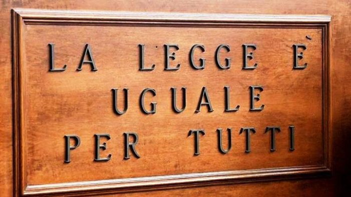 “Per me si va ne la città dolente, per me si va ne l’etterno dolore, per me si va tra la perduta gente”. (Dante Alighieri) >