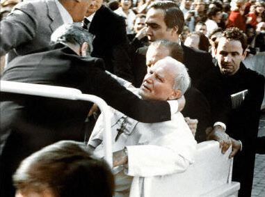 Wojtyla: 40 anni fa l’attentato, resta avvolto da misteri.