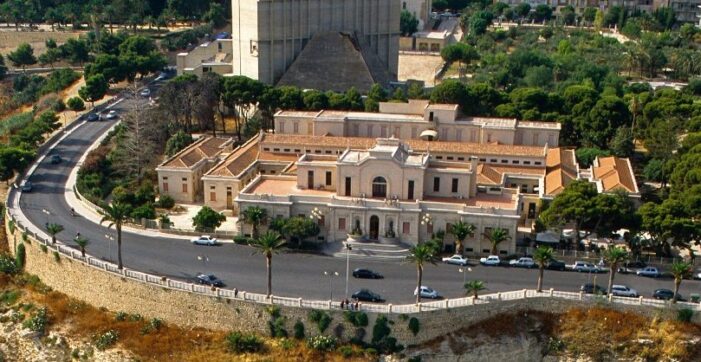 SALVIAMO LE TERME DI SCIACCA E DI ACIREALE: LA CLAMOROSA PROTESTA DEI SINDACI E DELLE POPOLAZIONI DI FRONTE AD UNA GESTIONE SCANDALOSA DI QUESTI BENI PREZIOSI !