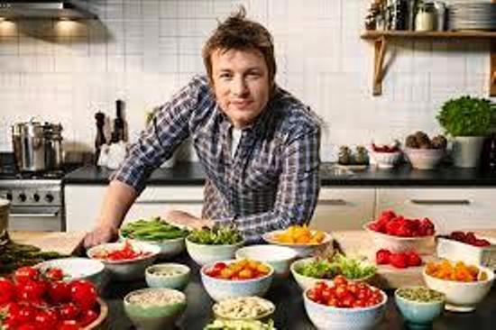 L’IMPEGNATIVA BATTAGLIA DELLO CHEF JAMIE OLIVER CONTRO MCDONALD’S ED ALTRI PER IL COSIDDETTO “CIBO SPAZZATURA”