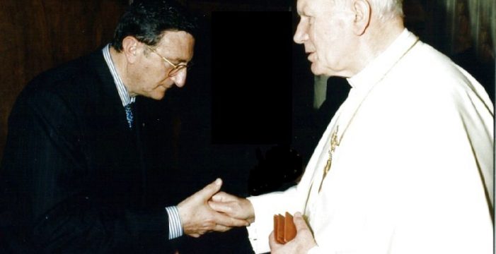 Giulio Tarro: quando salvai la vita a Papa Voijtyla. A cura di Angelo Sandri e Raffaele Vicedomini.