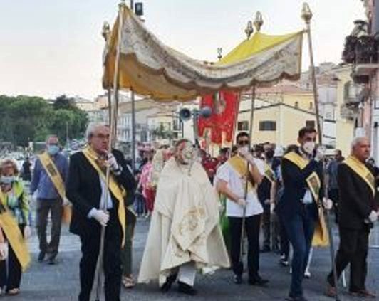 La Festa del “Corpus Domini” celebrata anche a Rionero in Vulture (in provincia di Potenza) con particolare solennità !