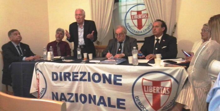 DISCO VERDE DA PARTE DELLA DIREZIONE NAZIONALE DELLA D.C. ALLA LINEA POLITICA CENTRISTA DEL SEGRETARIO POLITICO NAZIONALE ANGELO SANDRI