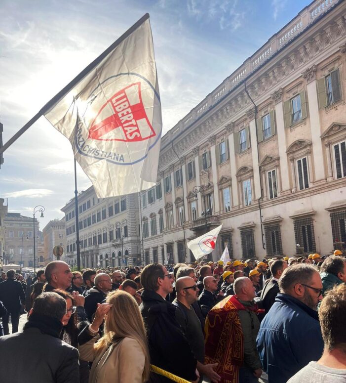 ANCHE DEMOCRAZIA CRISTIANA ED UNIONE CATTOLICA ITALIANA SONO SCESE IN PIAZZA IL 6 DICEMBRE 2022 A ROMA A SOSTEGNO DELLA “CLASS ACTION NAZIONALE DELL’EDILIZIA” PER LO SBLOCCO DELLA CESSIONE DEI CREDITI FISCALI !