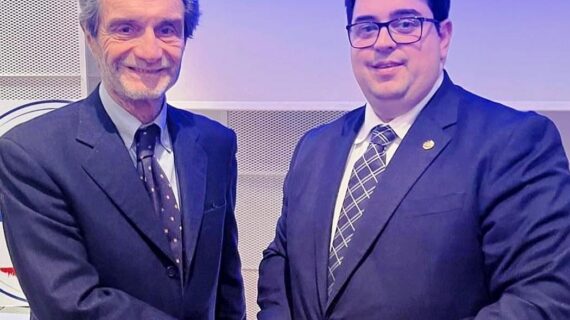 IL NUOVO CONSIGLIERE REGIONALE LOMBARDIA RAG. JACOPO DOZIO SCRIVE AI 55 SINDACI DELLA PROVINCIA DI MONZA E BRIANZA PER UNA PROPOSTA CHE FAVORISCA DIALOGO E COLLABORAZIONE PER LA SOLUZIONE DEI PROBLEMI DEL TERRITORIO – “QUERELLE” CON LA SINDACA DI CAPONAGO MONICA BUZZINI.