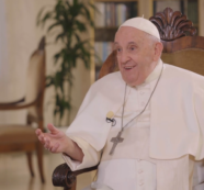 Papa Bergoglio ” Siamo in una guerra mondiale. E’ cominciata a pezzetti”