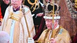 Carlo III incoronato Re d’Inghilterra. Nel  giusto rispetto della tradizione ma al passo con i tempi.