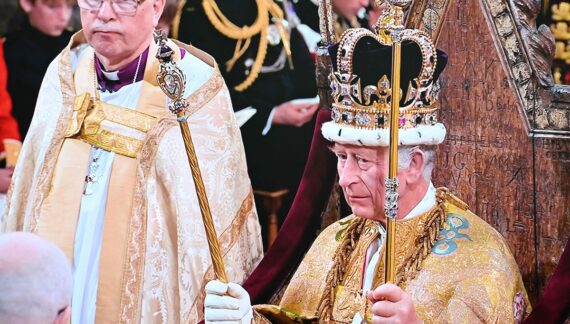 Carlo III incoronato Re d’Inghilterra. Nel  giusto rispetto della tradizione ma al passo con i tempi.