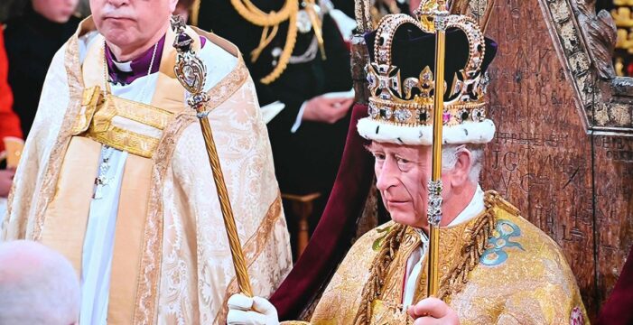 Carlo III incoronato Re d’Inghilterra. Nel  giusto rispetto della tradizione ma al passo con i tempi.