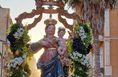 La Processione della Madonna delle Grazie La Processione della Madonna delle Grazie