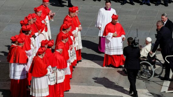 Papa Francesco: “Il Collegio cardinalizio sia come un’orchestra sinfonica !”