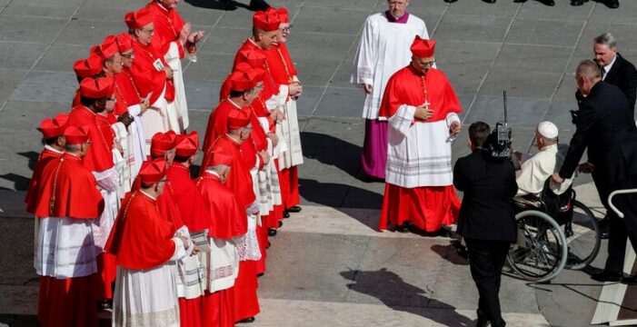 Papa Francesco: “Il Collegio cardinalizio sia come un’orchestra sinfonica !”