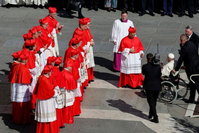 Papa Francesco: “Il Collegio cardinalizio sia come un’orchestra sinfonica !”