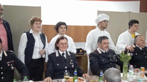 INTERESSANTE INIZIATIVA A MELFI (PZ): LA “PIZZA SOLIDALE” VEICOLO DI SOLIDARIETA’, VALORI, CONDIVISIONI ALLA BASE DELL’INCONTRO TRA SCUOLA E CARABINIERI INTERESSANTE INIZIATIVA A MELFI (PZ): LA “PIZZA SOLIDALE” VEICOLO DI SOLIDARIETA’, VALORI, CONDIVISIONI ALLA BASE DELL’INCONTRO TRA SCUOLA E CARABINIERI