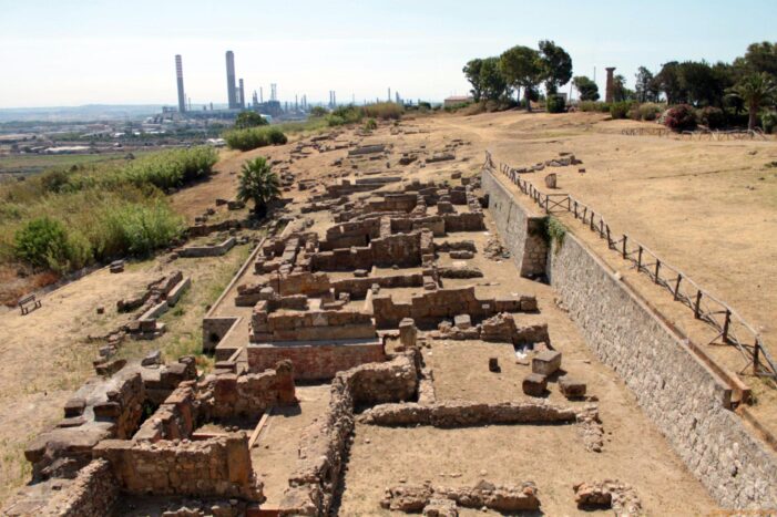 Il comune di Gela, è la città più antica della Sicilia. Roma, in confronto, è nata l’altro ieri: è abitata da 7 millenni