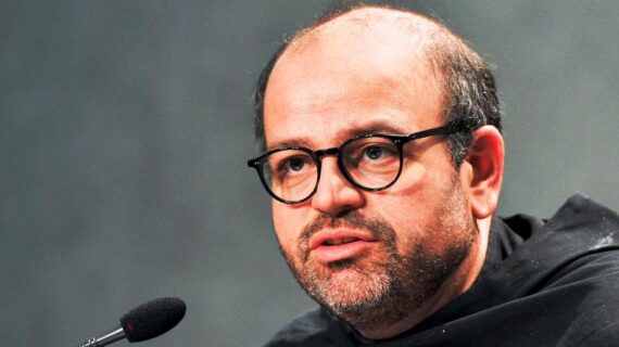 Padre Paolo Benanti: l’intelligenza artificiale sia strumento al servizio dell’uomo e mai il contrario !   