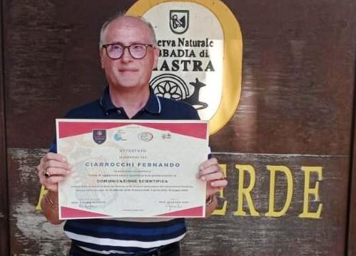 UN PRESTIGIOSO ATTESTATO GIORNALISTICO E’ STATO RICONOSCIUTO AL VICE-DIRETTORE RESPONSABILE DE “IL POPOLO” DELLA DEMOCRAZIA CRISTIANA DOTT. FERNANDO CIARROCCHI (ASCOLI PICENO).