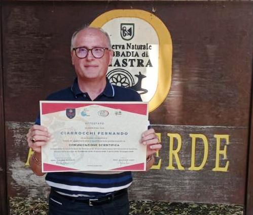 UN PRESTIGIOSO ATTESTATO GIORNALISTICO E’ STATO RICONOSCIUTO AL VICE-DIRETTORE RESPONSABILE DE “IL POPOLO” DELLA DEMOCRAZIA CRISTIANA DOTT. FERNANDO CIARROCCHI (ASCOLI PICENO).
